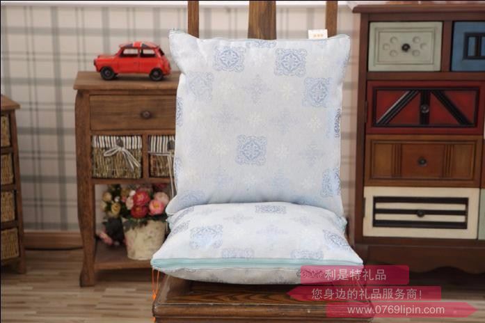 夏日福星（蘭色） 冰絲抱枕被 SS-BS4904