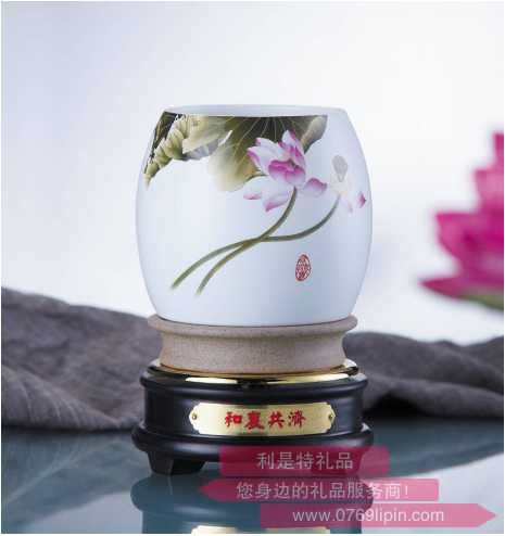 玉映砂旋轉(zhuǎn)筆筒 YHY-BY004H.jpg 玉映砂旋轉(zhuǎn)筆筒 YHY-BY004H.jpg