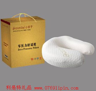 U 型 枕